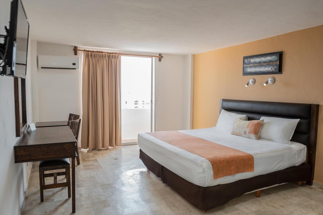 Hotel Calypso Cancún Extérieur photo